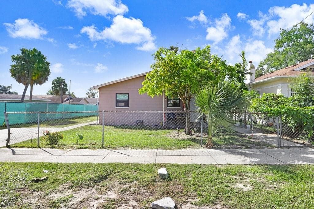 614 PEAR ST UNIT 614 LAKELAND, FL 33815