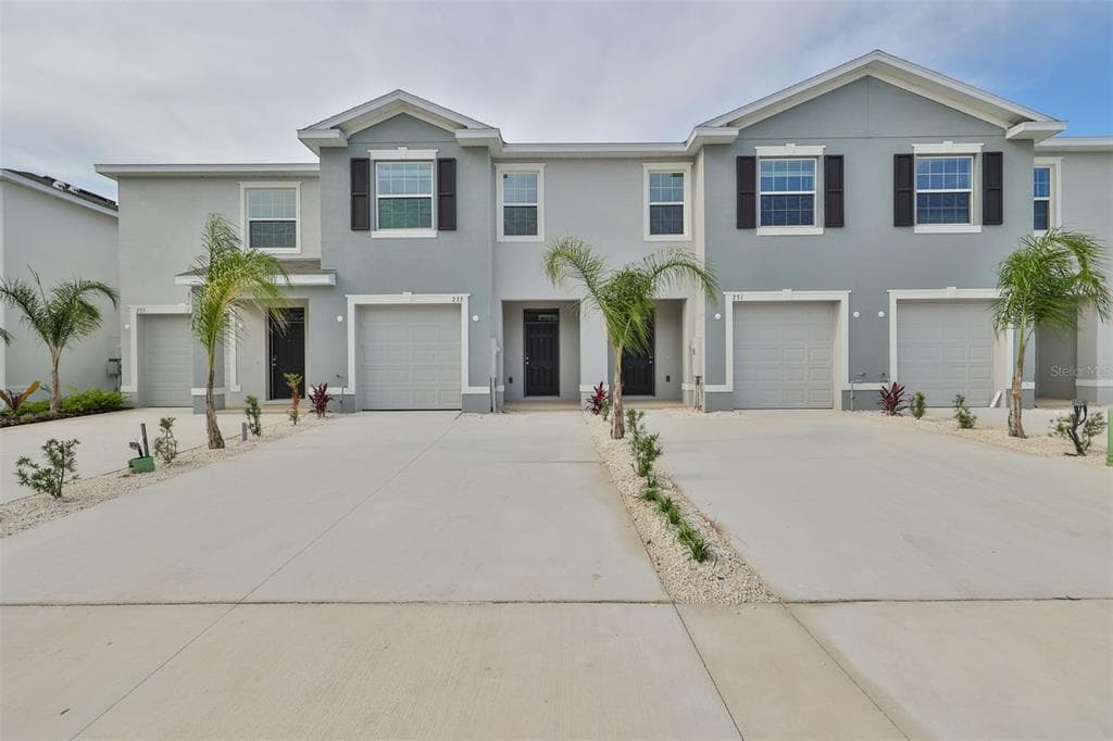 233 MANGROVE SHADE CIRCLE APOLLO BEACH, FL 33572