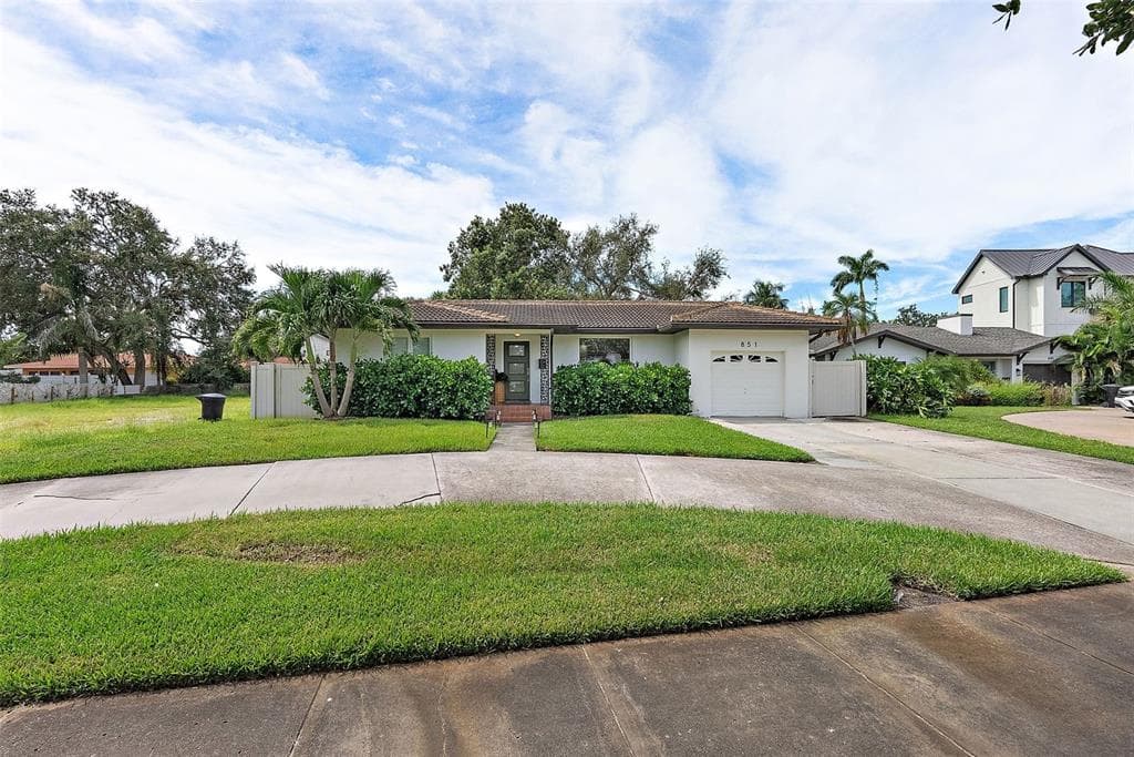 851 SNELL ISLE BOULEVARD NE ST PETERSBURG, FL 33704