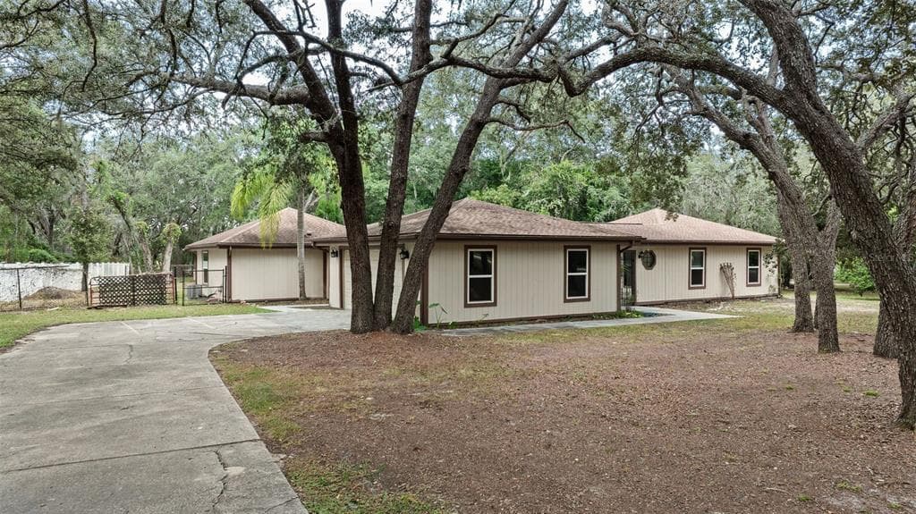 15005 NOON COURT SPRING HILL, FL 34610