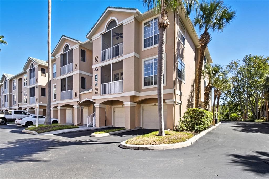 2212 BAY CLUB CIRCLE UNIT 2212 TAMPA, FL 33607
