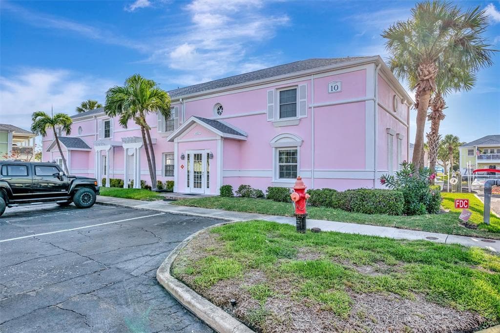 4827 COQUINA KEY DRIVE SE UNIT B ST PETERSBURG, FL 33705