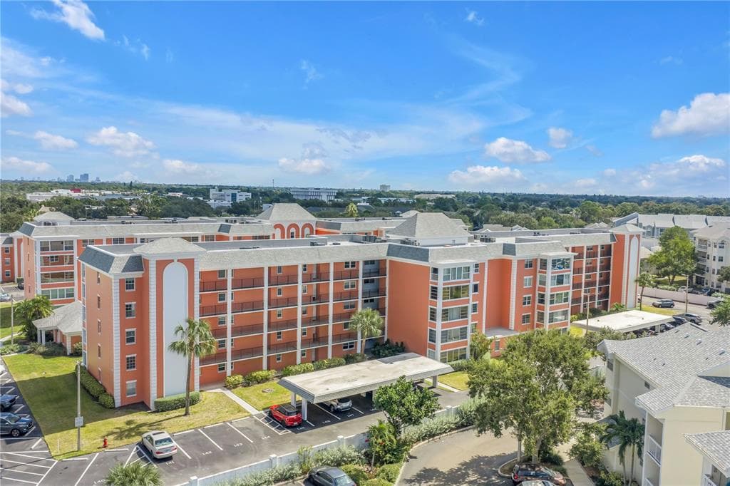 6960 20TH AVENUE N UNIT 307 ST PETERSBURG, FL 33710