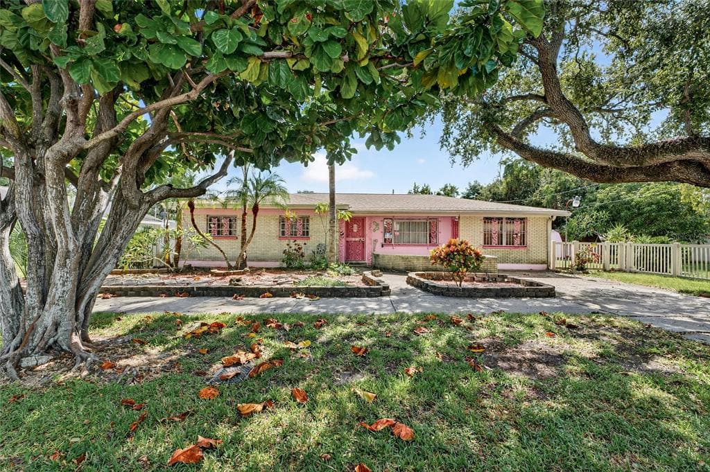 2421 STUART ST TAMPA, FL 33605