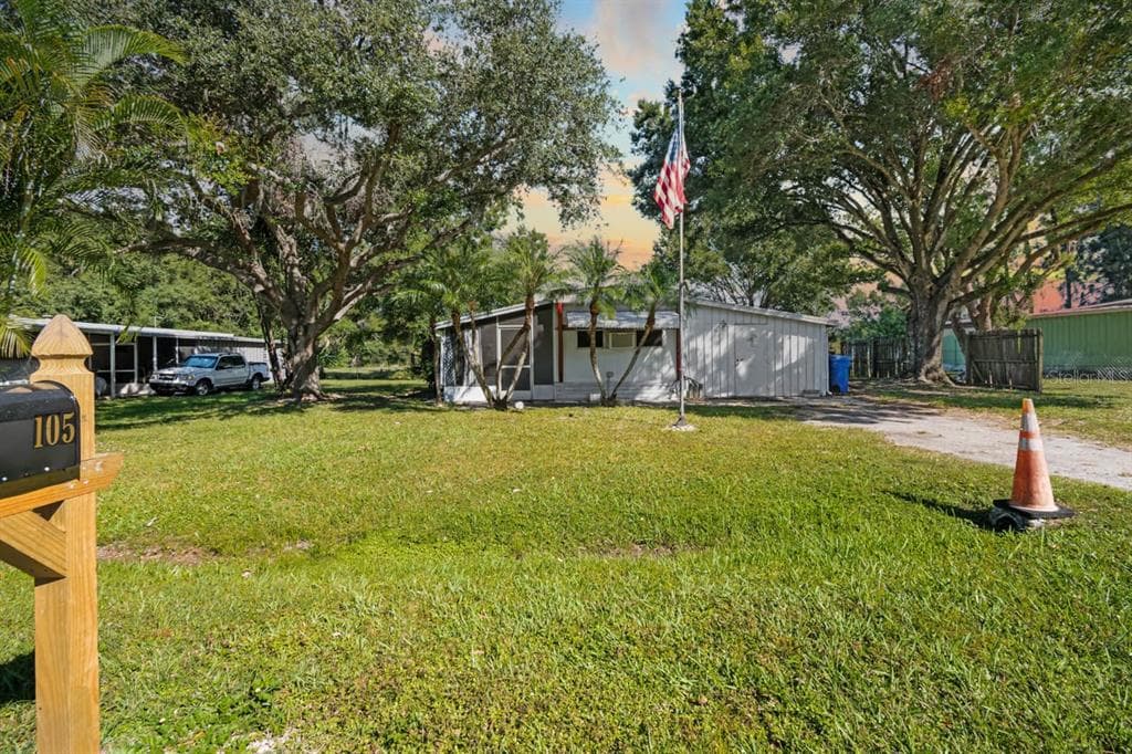 105 DOMINO DRIVE N RUSKIN, FL 33570
