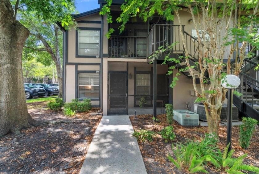 4004 DREAM OAK PLACE UNIT 102 TAMPA, FL 33613