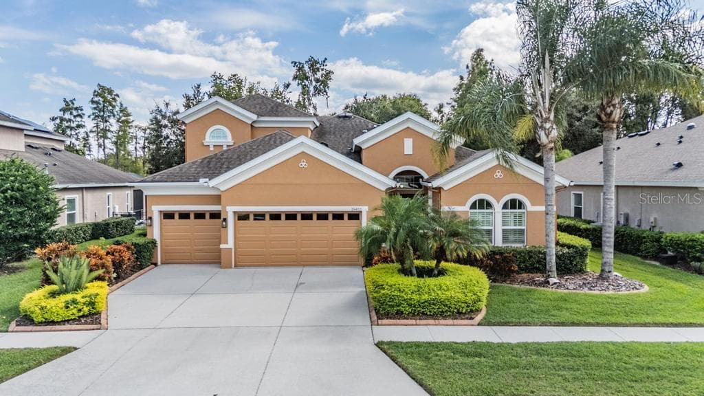 19402 AUTUMN CHASE COURT