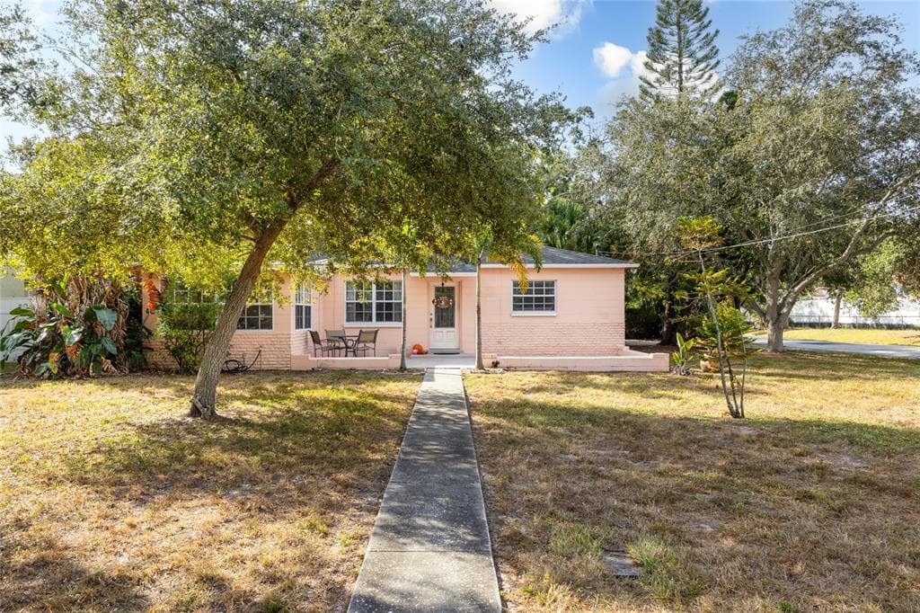 3528 W MCELROY AVENUE TAMPA, FL 33611