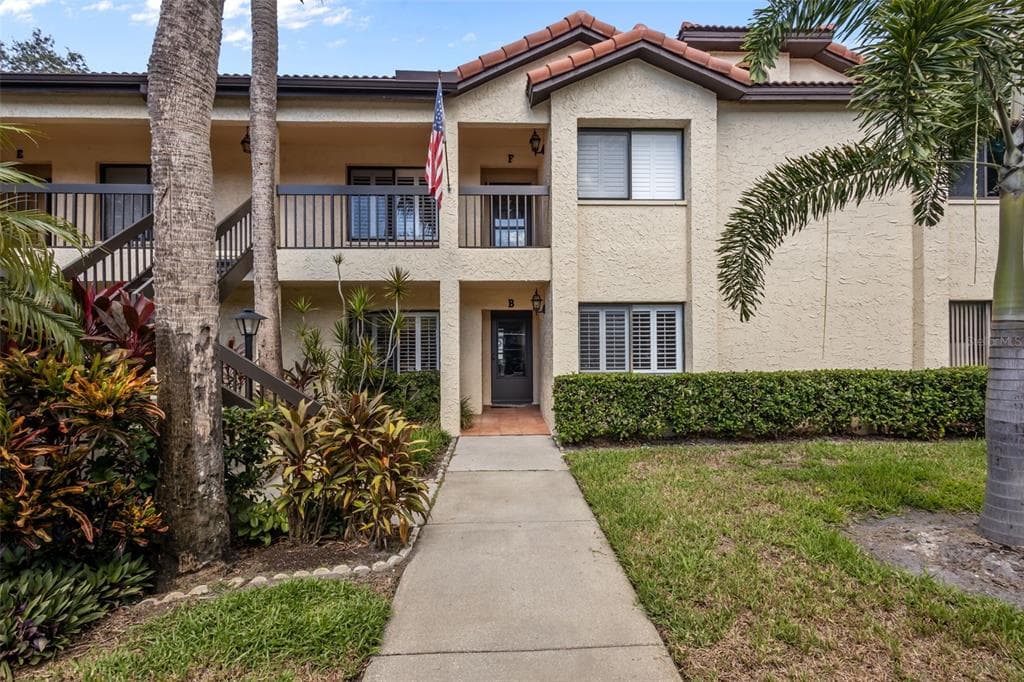 1801 E LAKE ROAD UNIT 18B PALM HARBOR, FL 34685