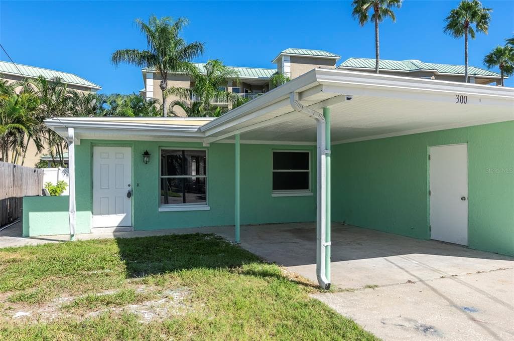 304 E MADEIRA AVENUE UNIT 300 MADEIRA BEACH, FL 33708