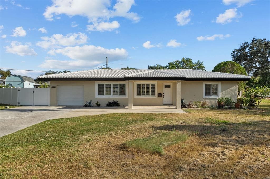 4681 SHORE ACRES BOULEVARD NE ST PETERSBURG, FL 33703