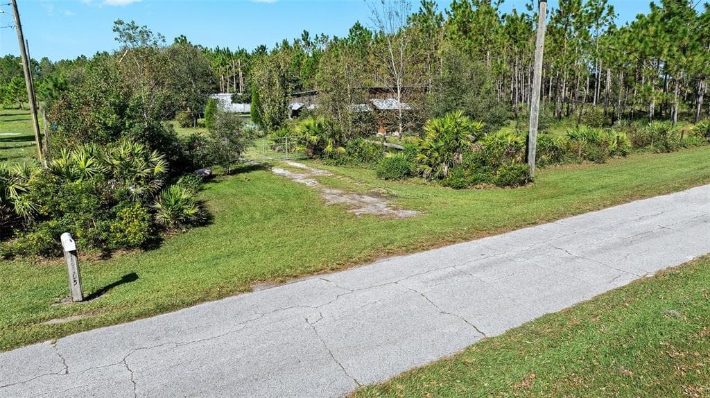 18105 BETHLEHEM ROAD LITHIA, FL 33547