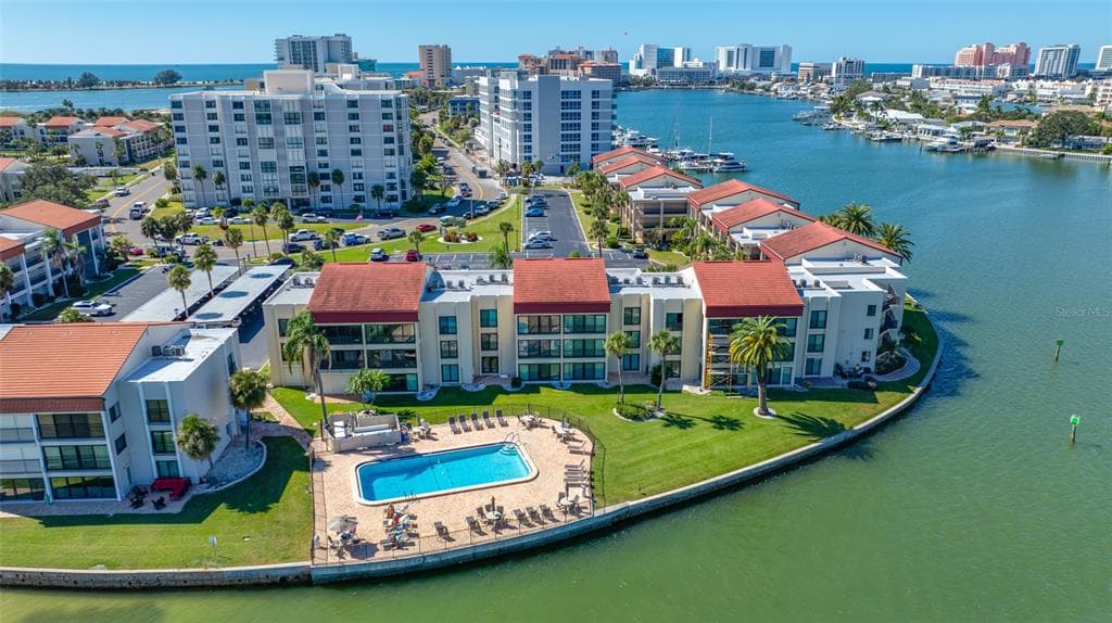 868 BAYWAY BOULEVARD UNIT 317 CLEARWATER BEACH, FL 33767