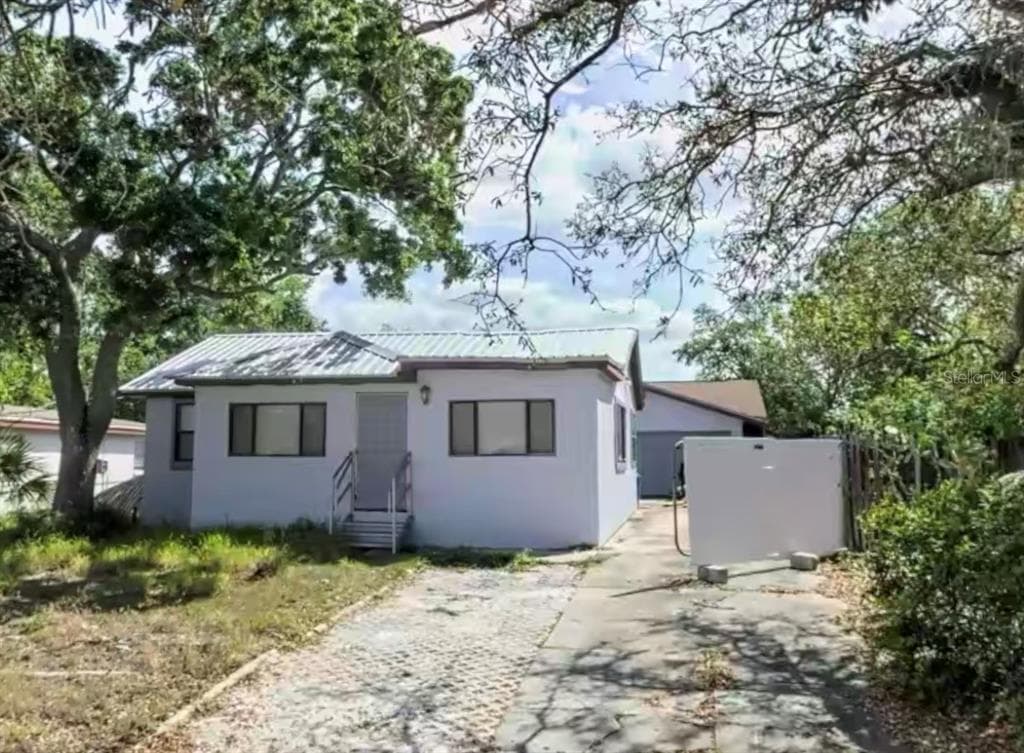 9805 N 46TH STREET TAMPA, FL 33617