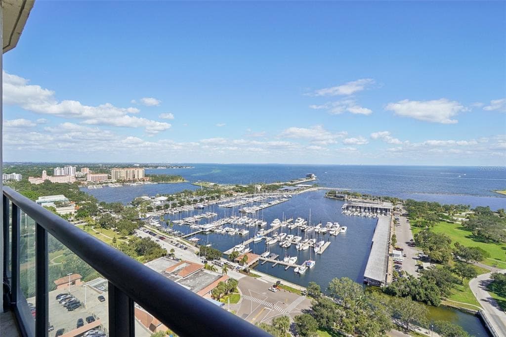 1 BEACH DRIVE SE UNIT 2305 ST PETERSBURG, FL 33701