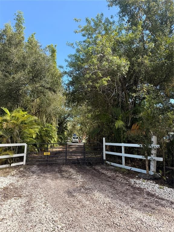 1996 JAYNELL STREET FORT PIERCE, FL 34945