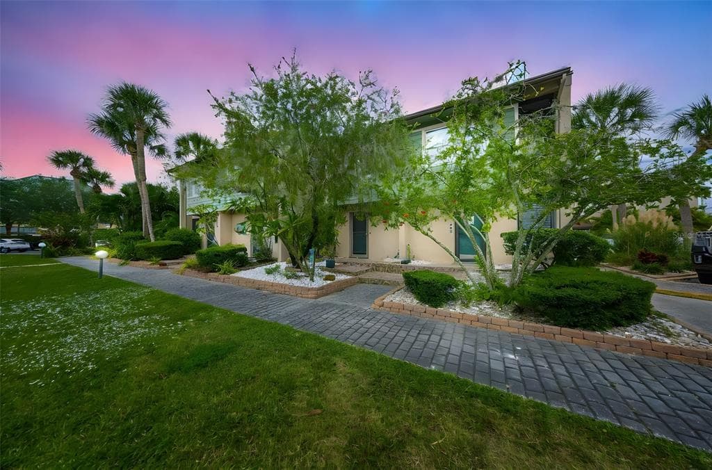 1028 APOLLO BEACH BOULEVARD UNIT 2 APOLLO BEACH, FL 33572