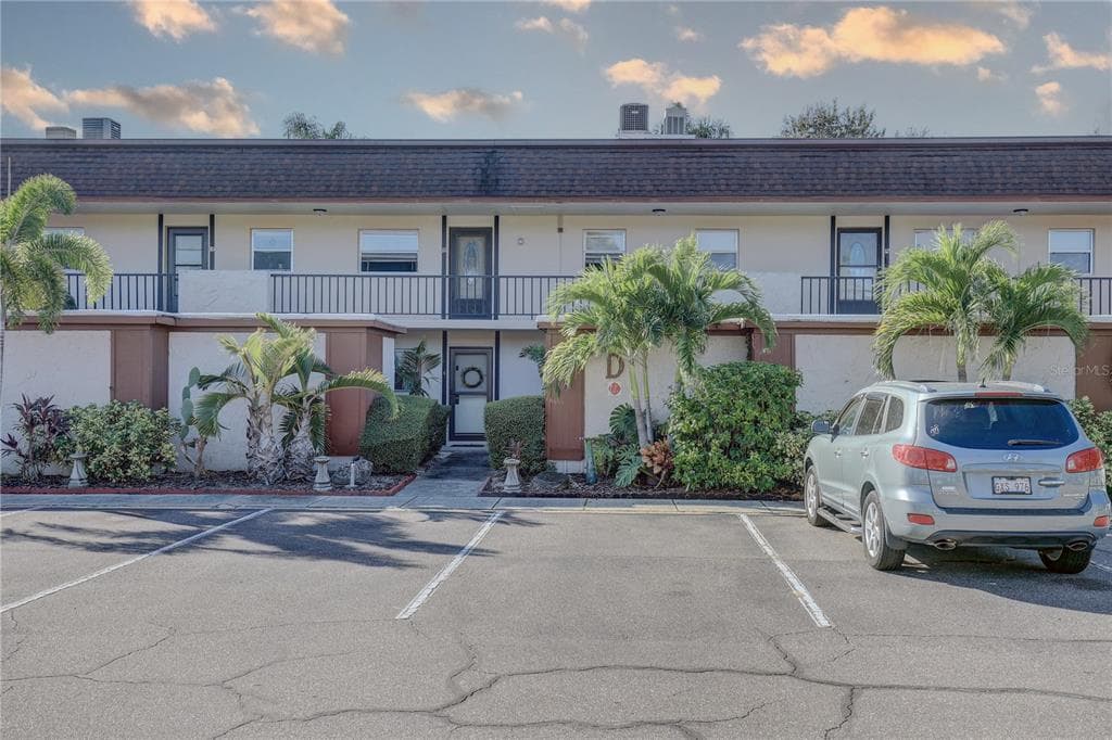 2750 E BAY DRIVE UNIT 4D LARGO, FL 33771