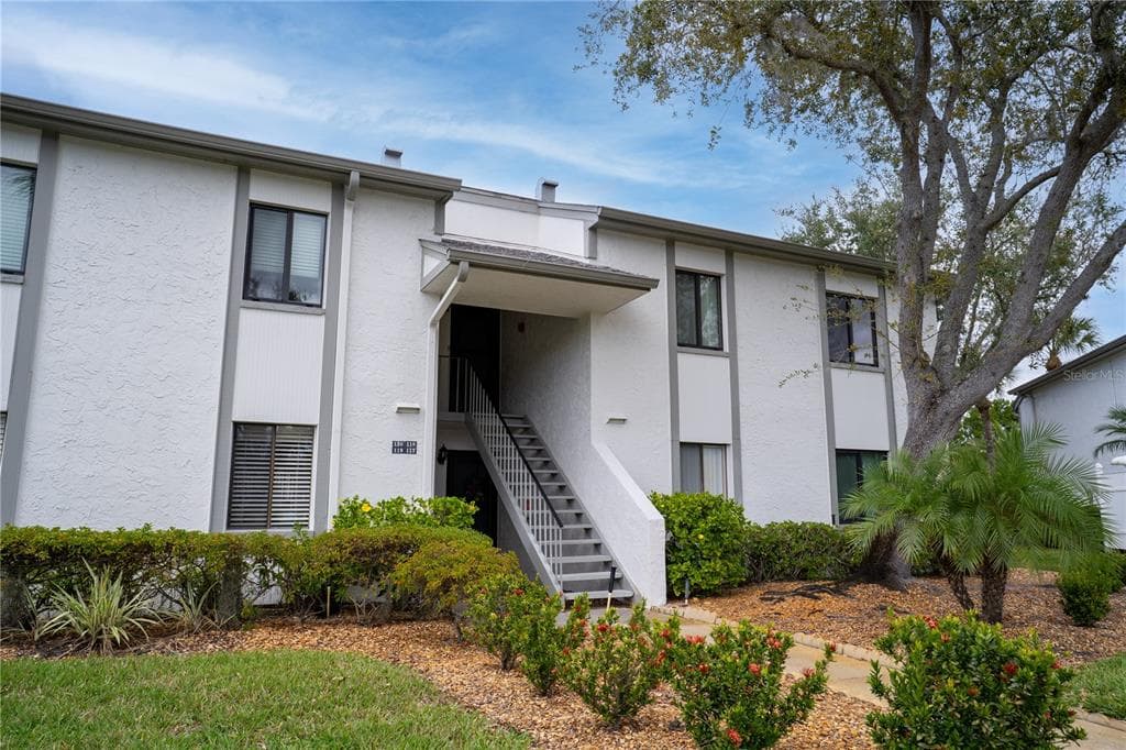 117 E CYPRESS COURT UNIT 117