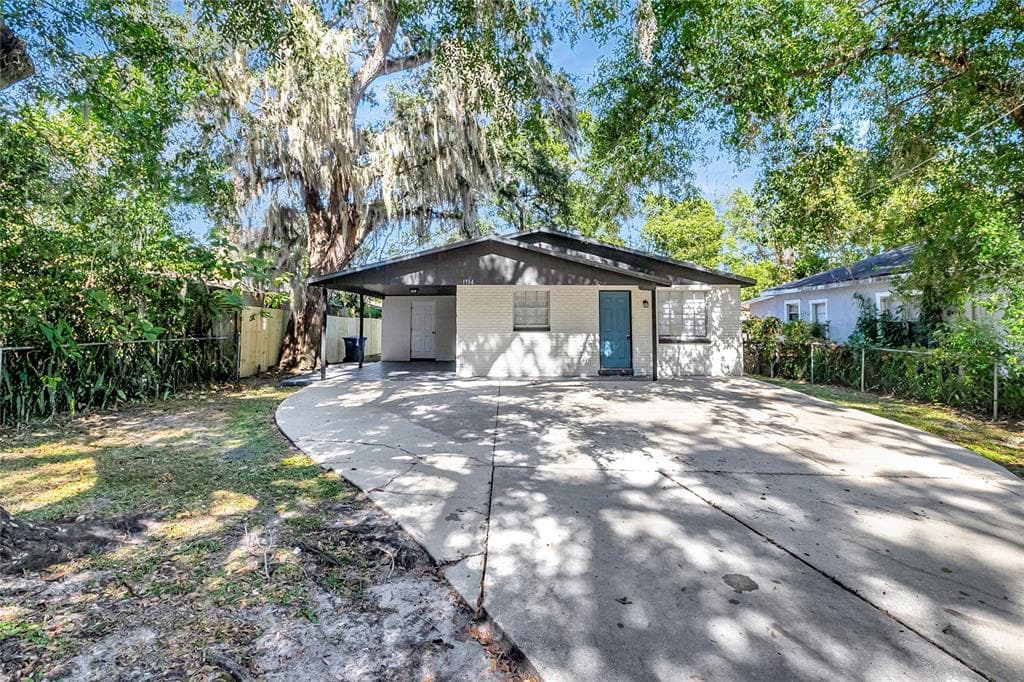 1714 E MAPLE AVENUE TAMPA, FL 33604