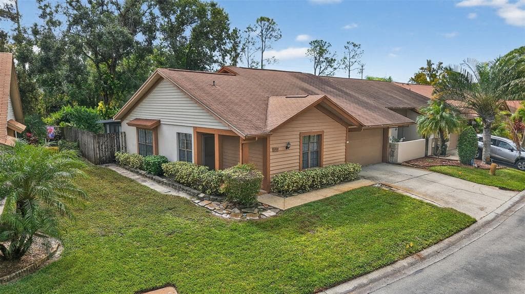 3909 SHORESIDE CIRCLE TAMPA, FL 33624