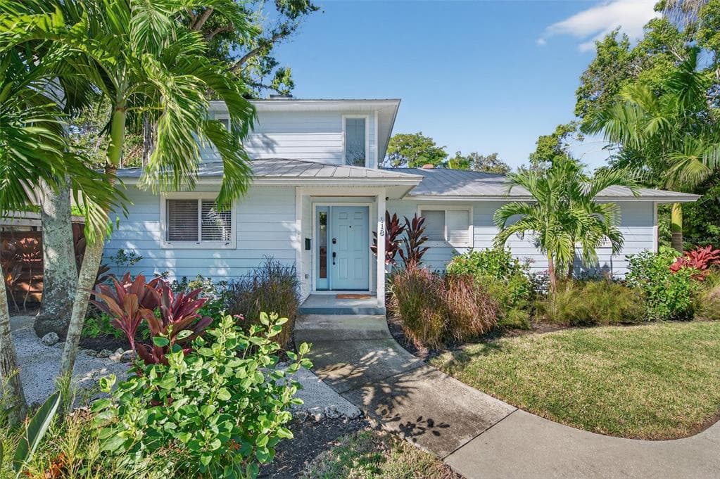 118 27TH STREET W BRADENTON, FL 34205
