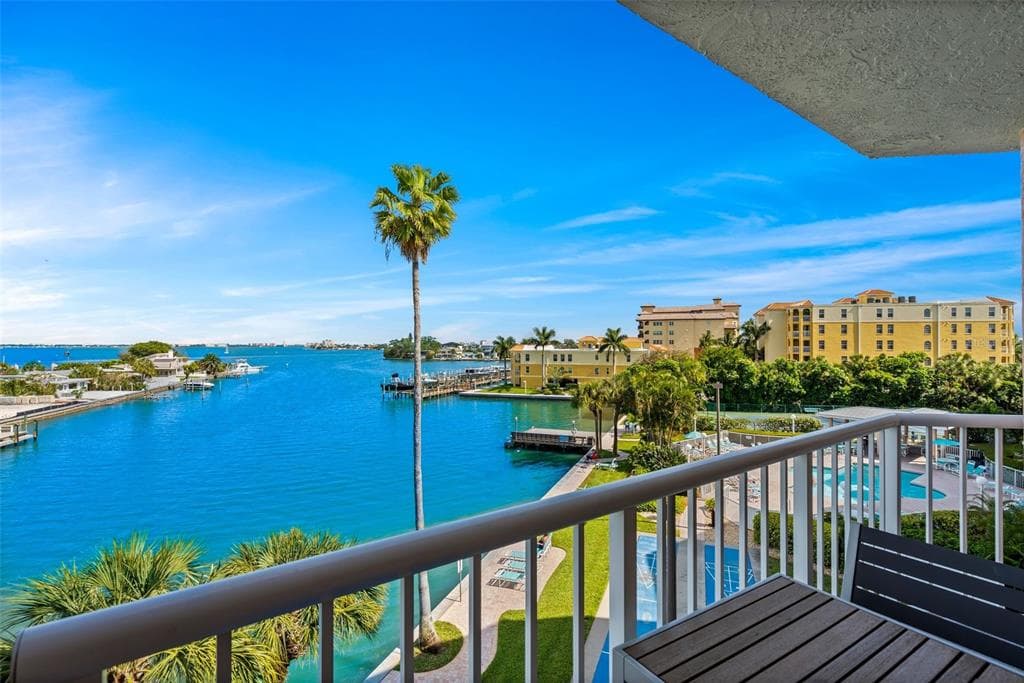 5445 GULF BOULEVARD UNIT 402 ST PETE BEACH, FL 33706