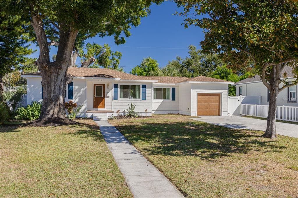 1127 TYRONE COURT N ST PETERSBURG, FL 33710