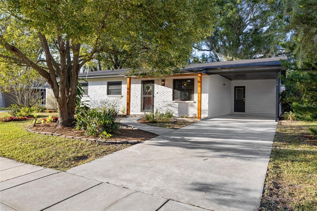 19125 AMELIA CIRCLE