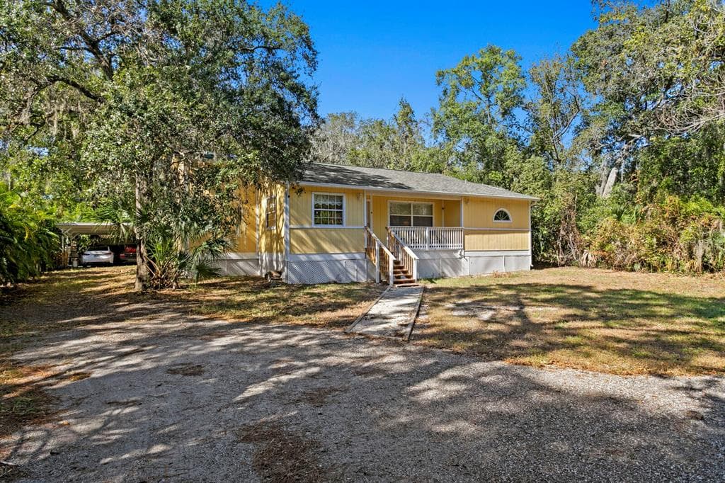 1343 HIGHLAND AVENUE TARPON SPRINGS, FL 34689