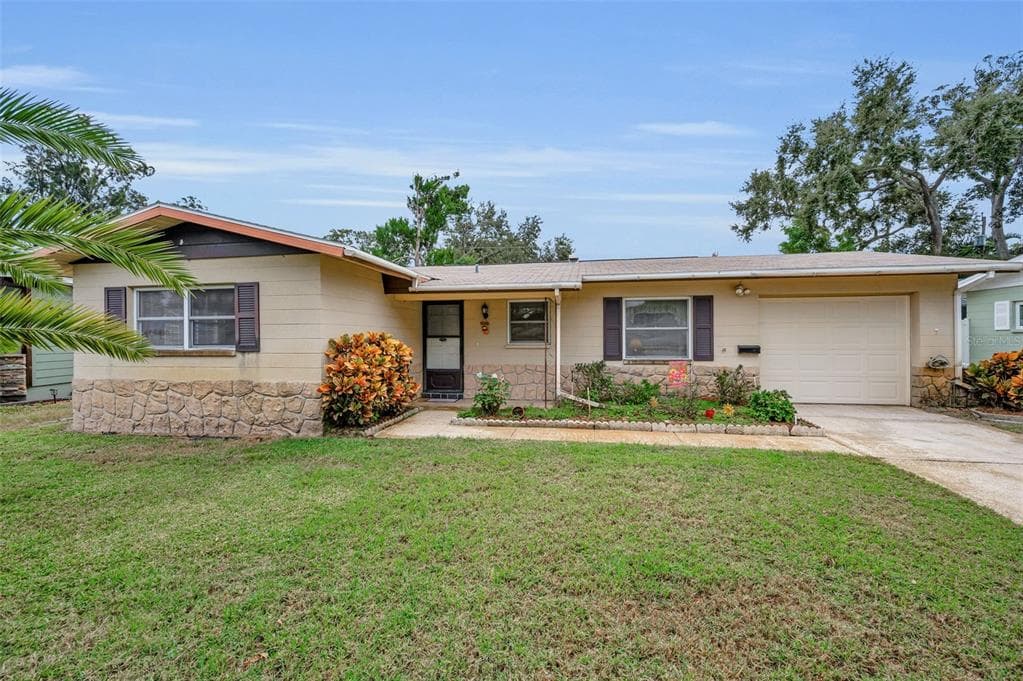 13434 RIDGELAND DRIVE SEMINOLE, FL 33776