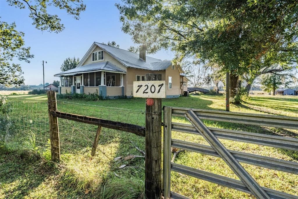 7207 ELWOOD ROAD ZEPHYRHILLS, FL 33540