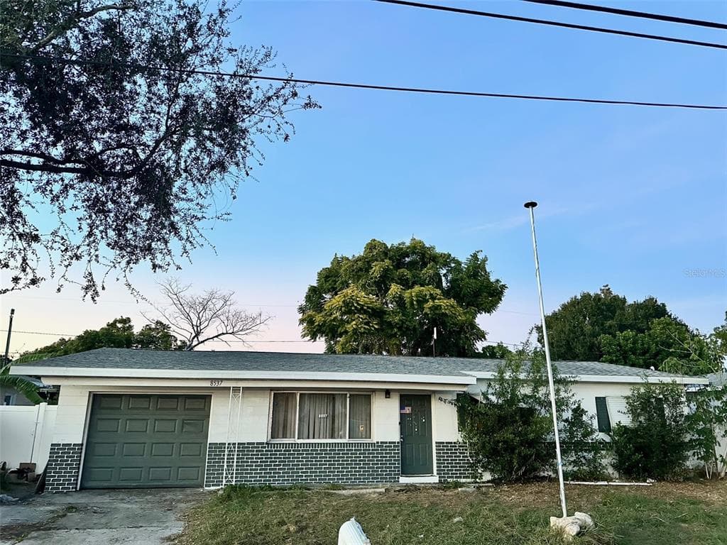 8537 74TH AVENUE N SEMINOLE, FL 33777