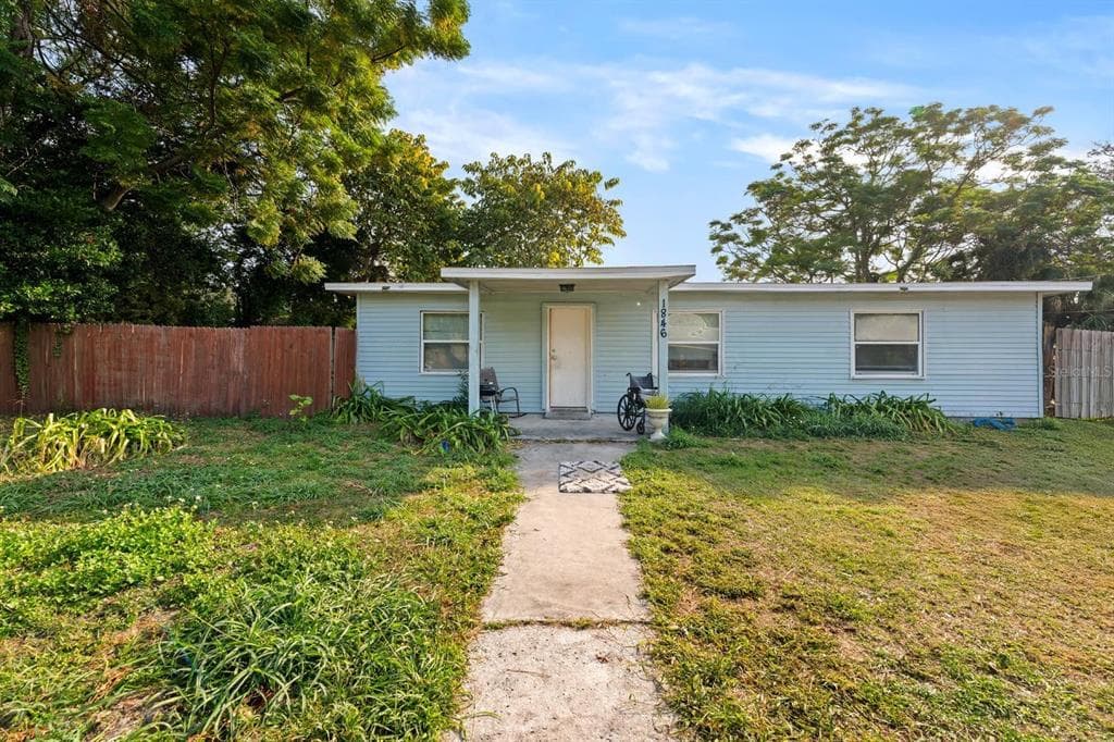 1846 ABACUS ROAD HOLIDAY, FL 34690