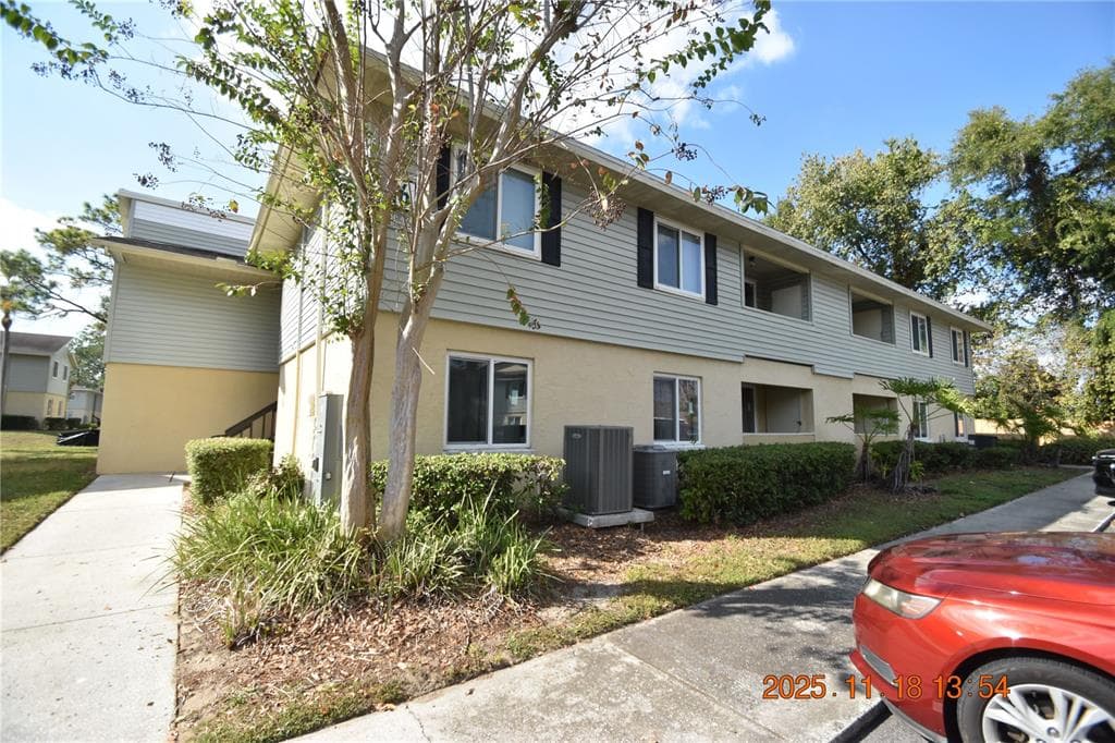 228 THORN TREE PLACE BRANDON, FL 33510