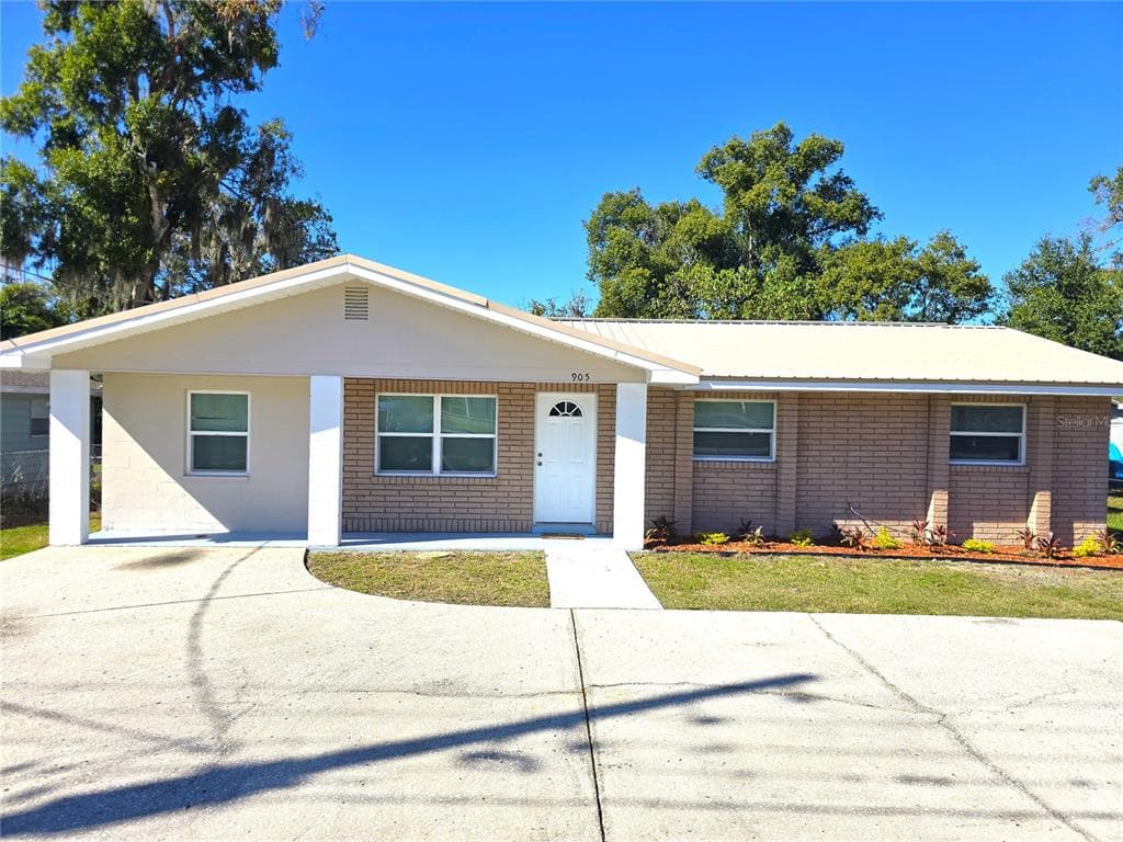 905 N PARK ROAD PLANT CITY, FL 33563