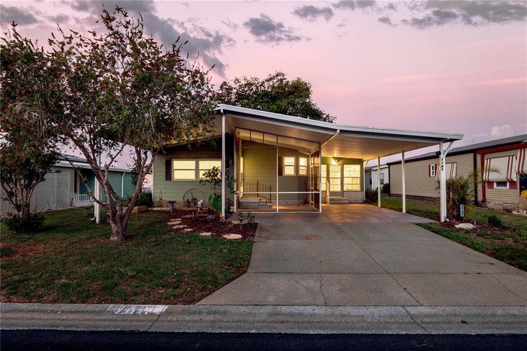 3141 GREAT OAK ST WESLEY CHAPEL, FL 33543