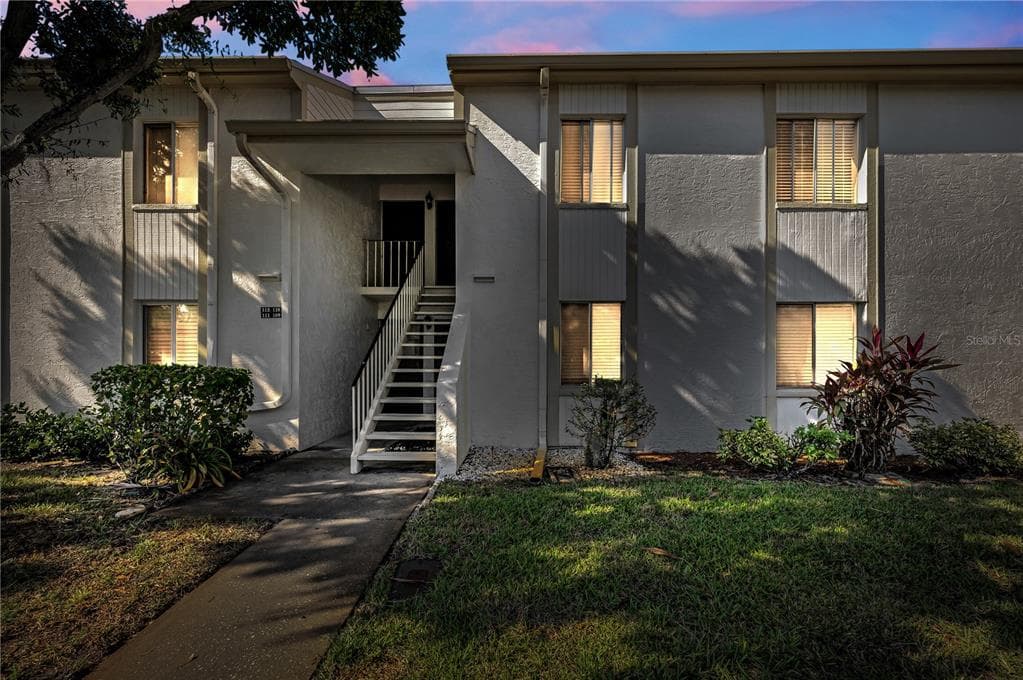 110 CYPRESS COURT UNIT 3-82 OLDSMAR, FL 34677