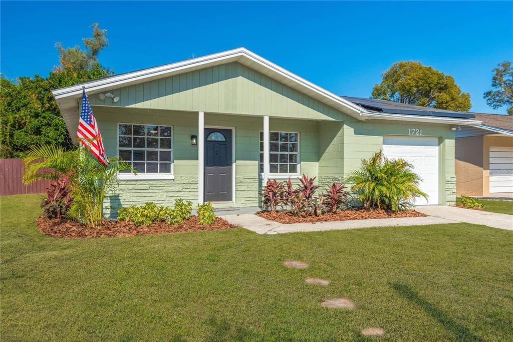 1721 W HUMPHREY STREET TAMPA, FL 33604