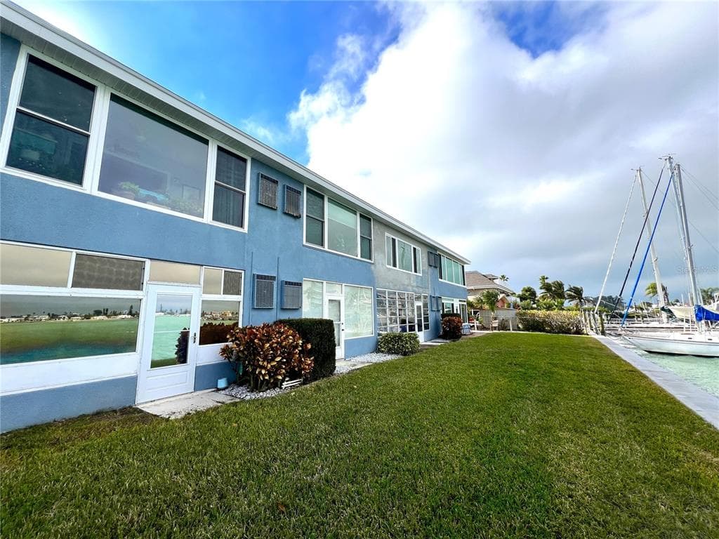 250 126TH AVENUE UNIT 202 TREASURE ISLAND, FL 33706
