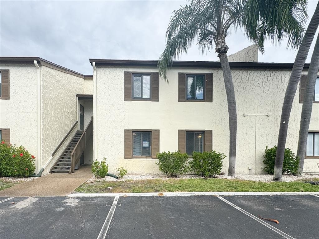 723 115TH AVENUE N UNIT 2103 ST PETERSBURG, FL 33716