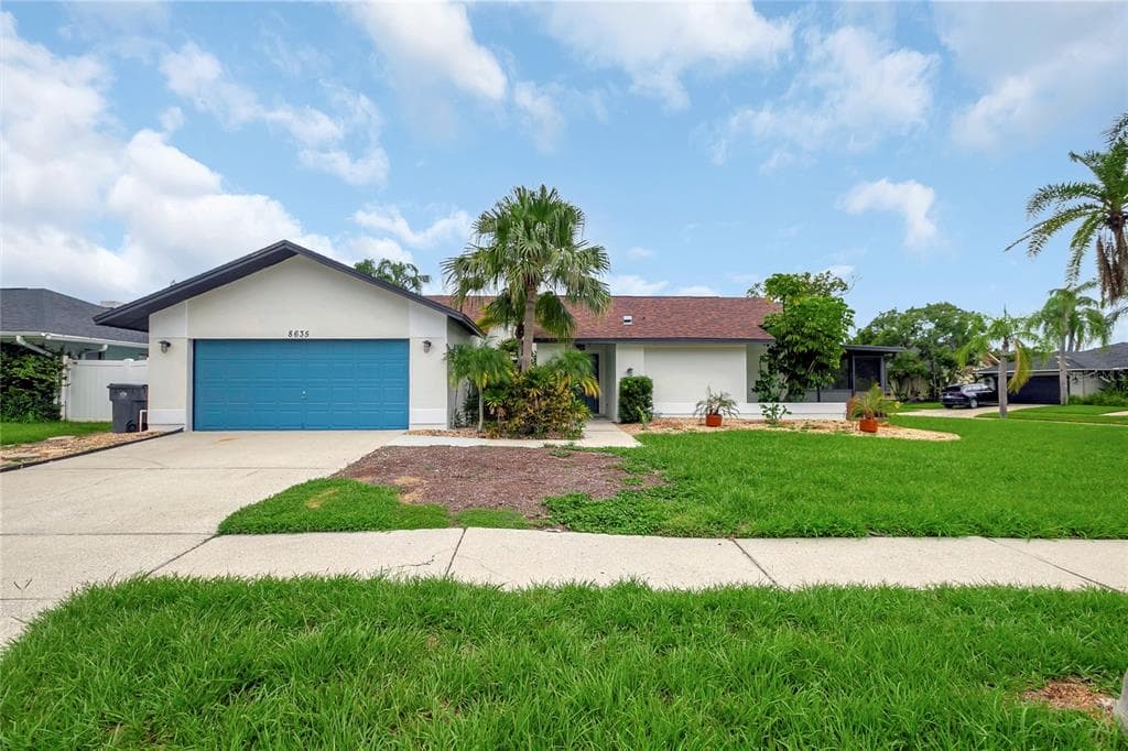 8635 CHADWICK DRIVE TAMPA, FL 33635