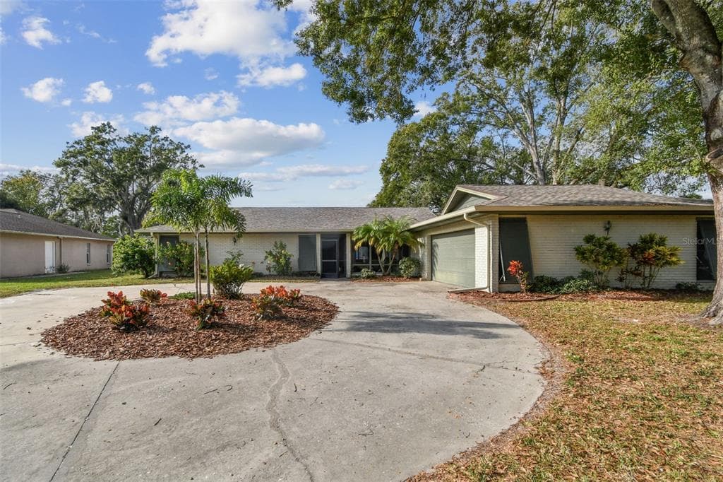 3643 GREATWOOD COURT LAND O LAKES, FL 34639