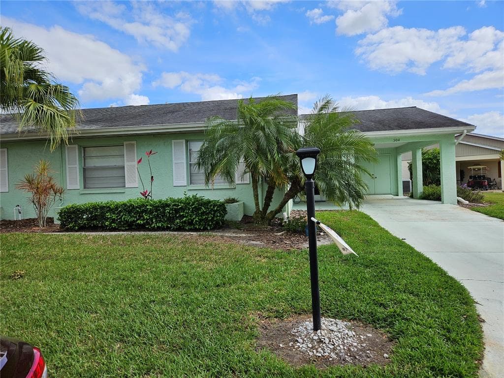 304 GRAYSTON PLACE SUN CITY CENTER, FL 33573
