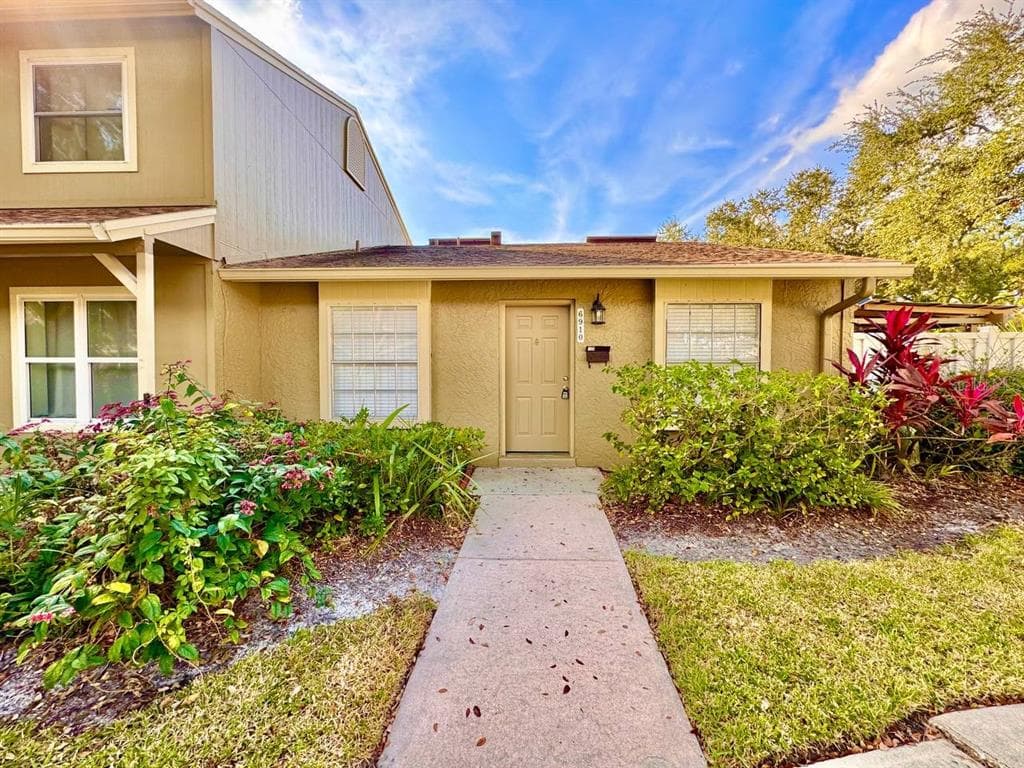 6910 SOLEDAD COURT TAMPA, FL 33615