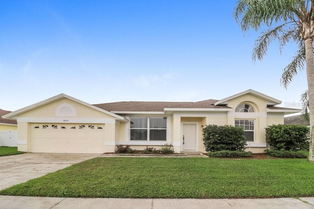 2833 PICADILLY CIRCLE KISSIMMEE, FL 34747