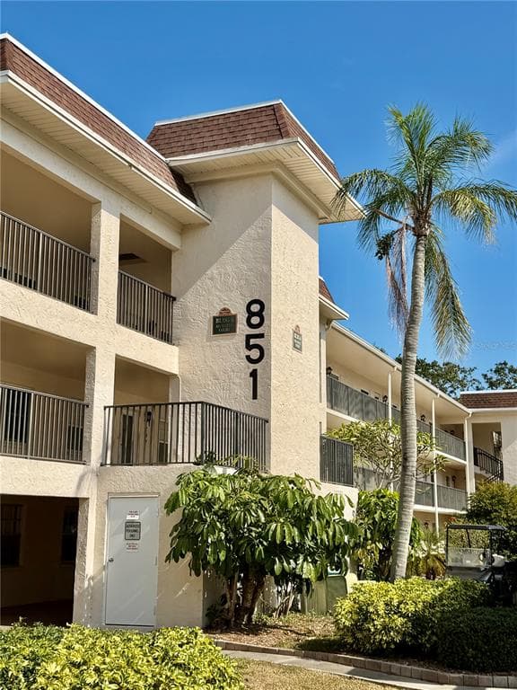 851 MAPLE COURT UNIT 209 DUNEDIN, FL 34698