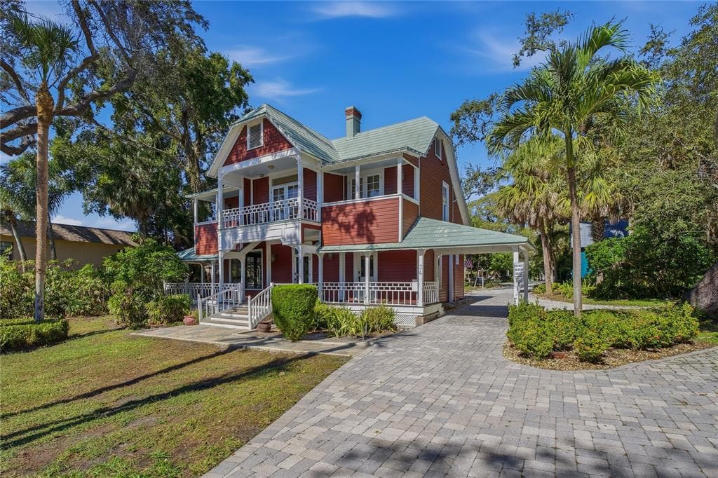 34 W ORANGE STREET TARPON SPRINGS, FL 34689