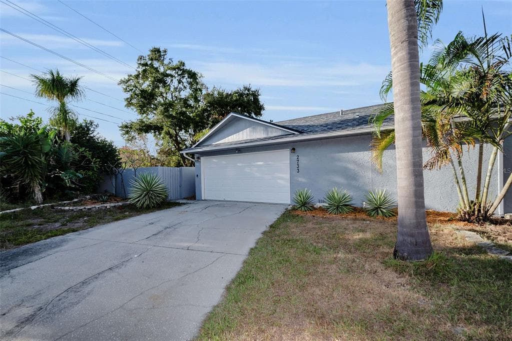 2733 NICOLE CIRCLE PALM HARBOR, FL 34684