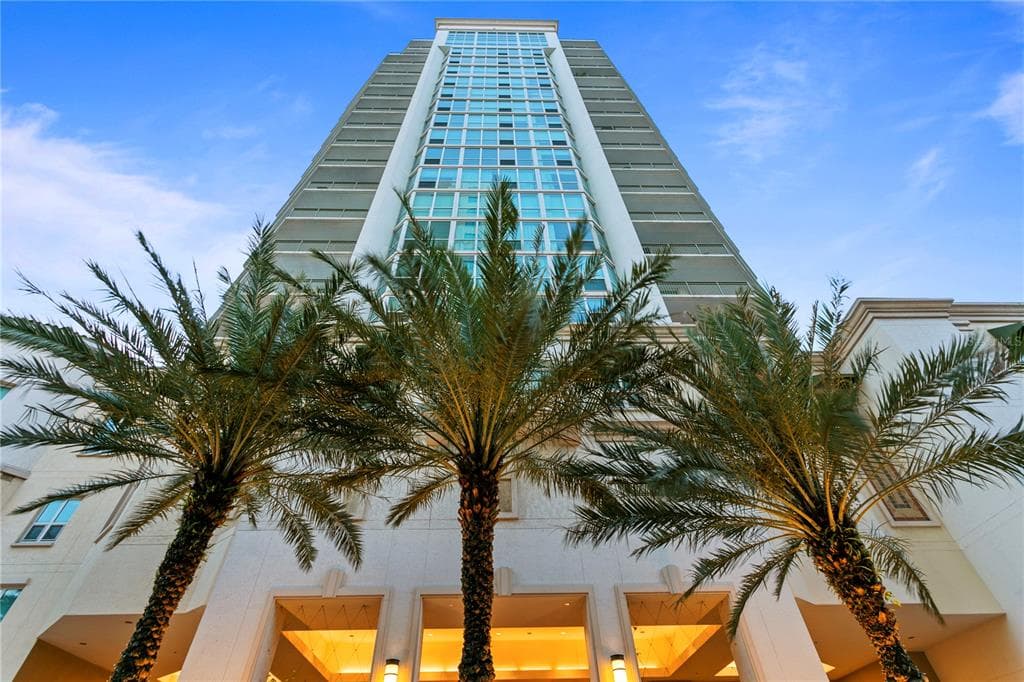 450 KNIGHTS RUN AVENUE UNIT 503 TAMPA, FL 33602